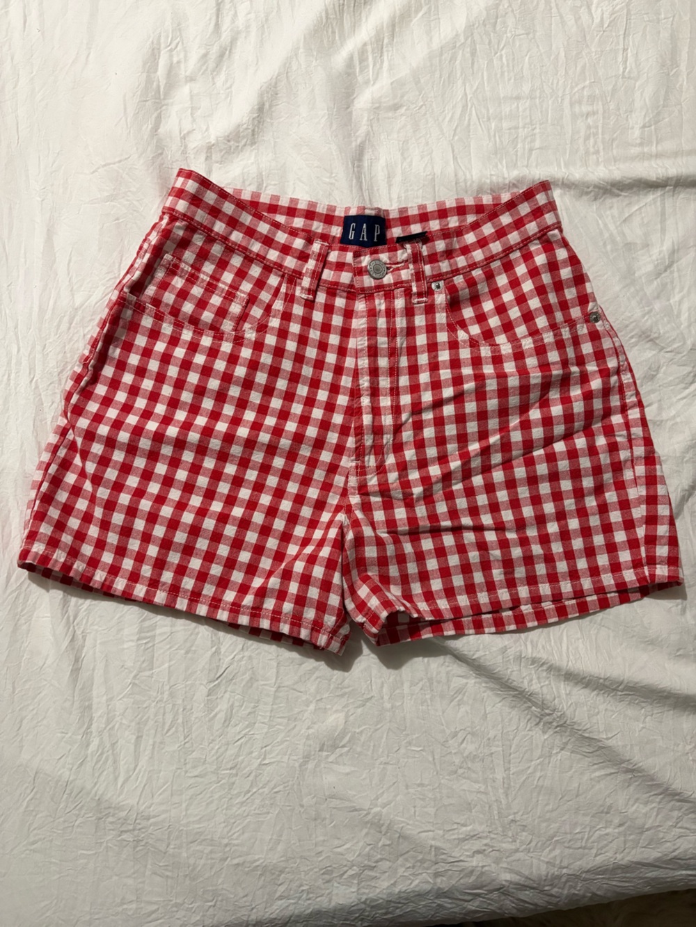 Vintage women’s GAP red gingham high waisted shorts